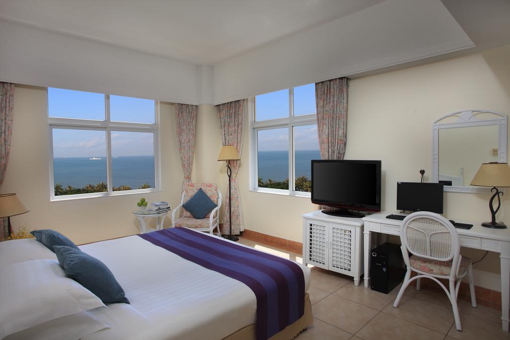 Sanya Golden Phoenix Seaview Hotel Номер фото