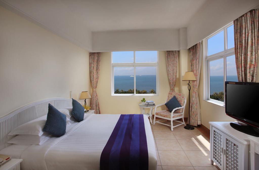 Sanya Golden Phoenix Seaview Hotel Номер фото