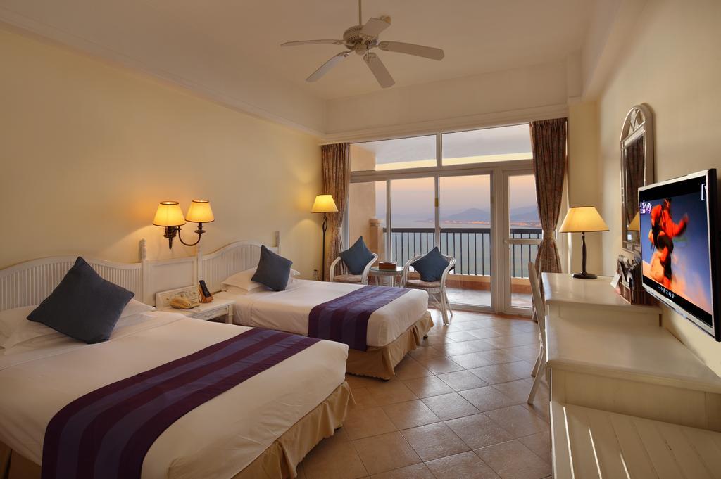 Sanya Golden Phoenix Seaview Hotel Экстерьер фото