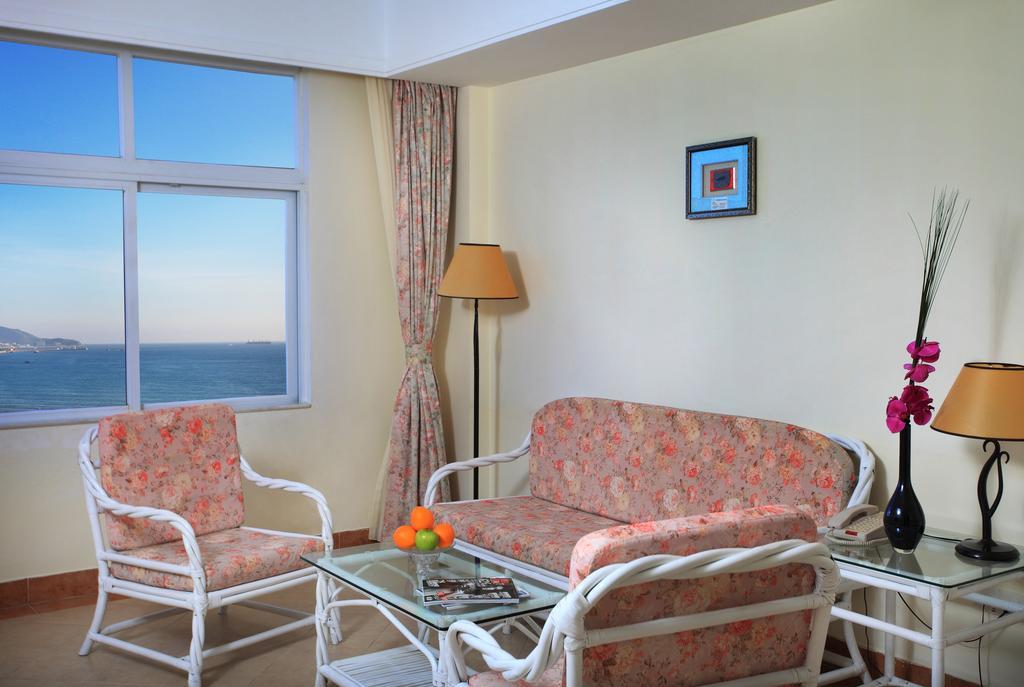 Sanya Golden Phoenix Seaview Hotel Номер фото