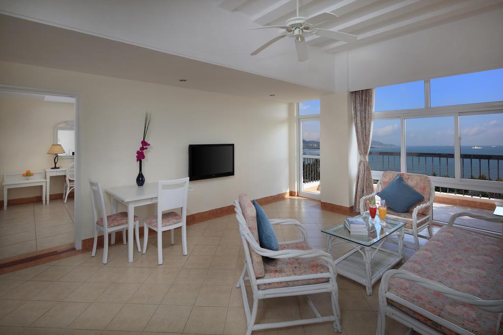 Sanya Golden Phoenix Seaview Hotel Номер фото