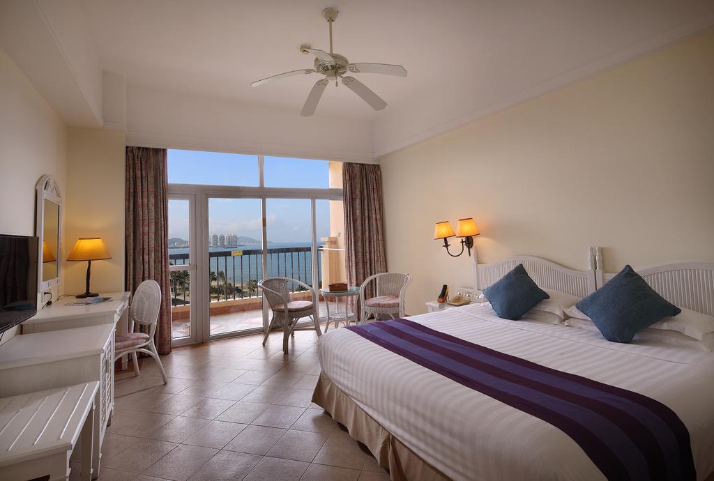Sanya Golden Phoenix Seaview Hotel Номер фото