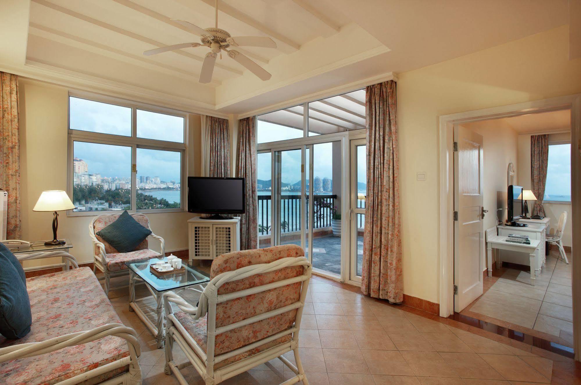 Sanya Golden Phoenix Seaview Hotel Экстерьер фото